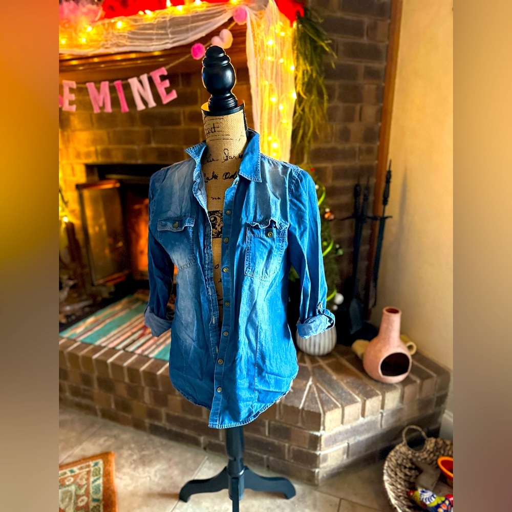 Long sleeve button up denim shirt